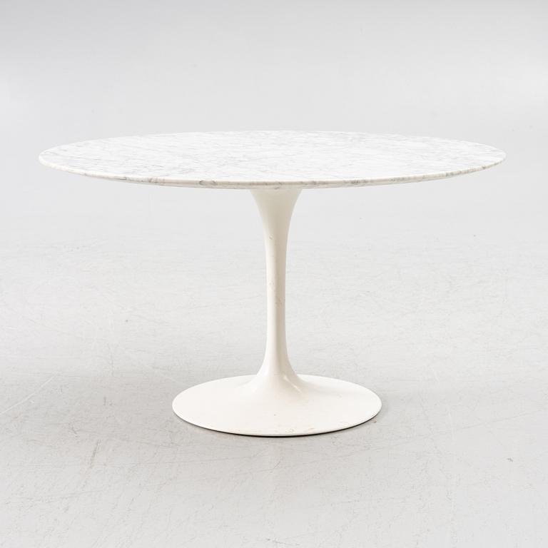 Eero Saarinen, soffbord, "Tulip", Knoll, formgivet 1957.
