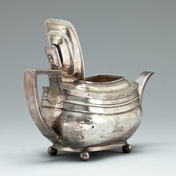 TEKANNA, silver, Regency, London, England, 1812-13. Vikt 591 g.