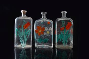 Snaspflaskor samt glas 7+11 st 1900-talets början.