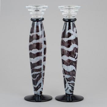 KJELL ENGMAN, ljusstakar, ett par, glas, Kosta Boda, artist collection.