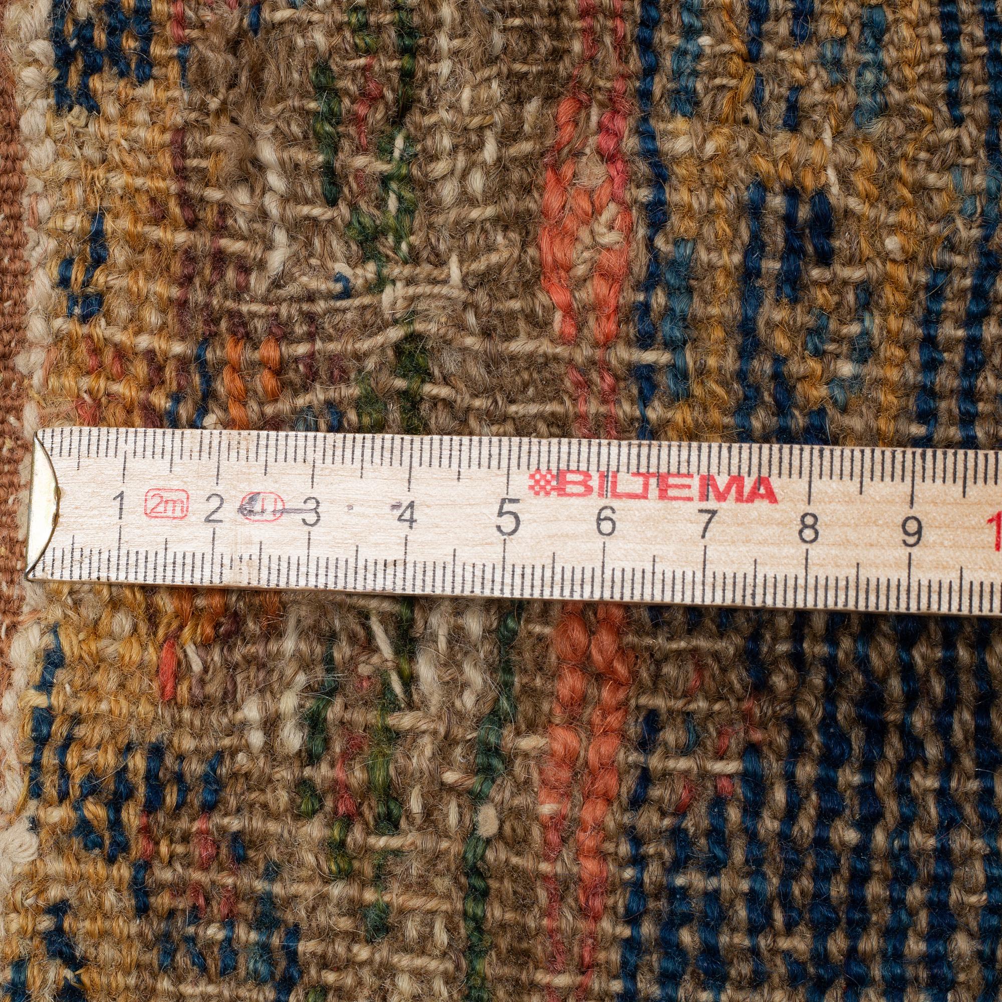 A carpet, Antique Mahal parobably, ca 396 x 144 cm.
