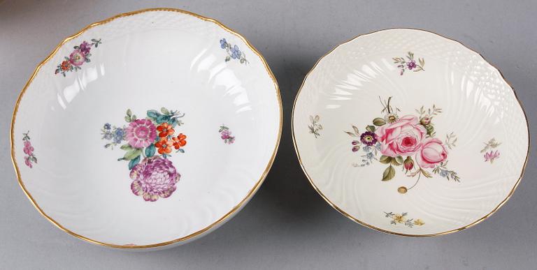 SKÅLAR, 3 st, porslin, bl.a Royal Copenhagen.