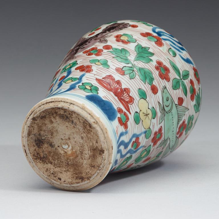 A wucai Transitional vase, 17th century.