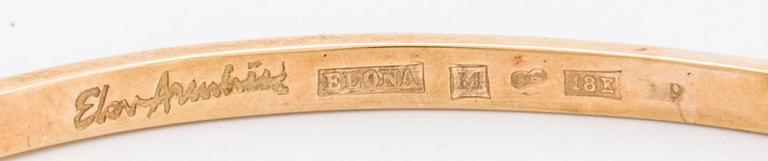 ELON ARENHILL ARMRING 18k guld m 1 odlad pärla ca 7 mm och 10 briljanter ca 0,70 ct totalt.