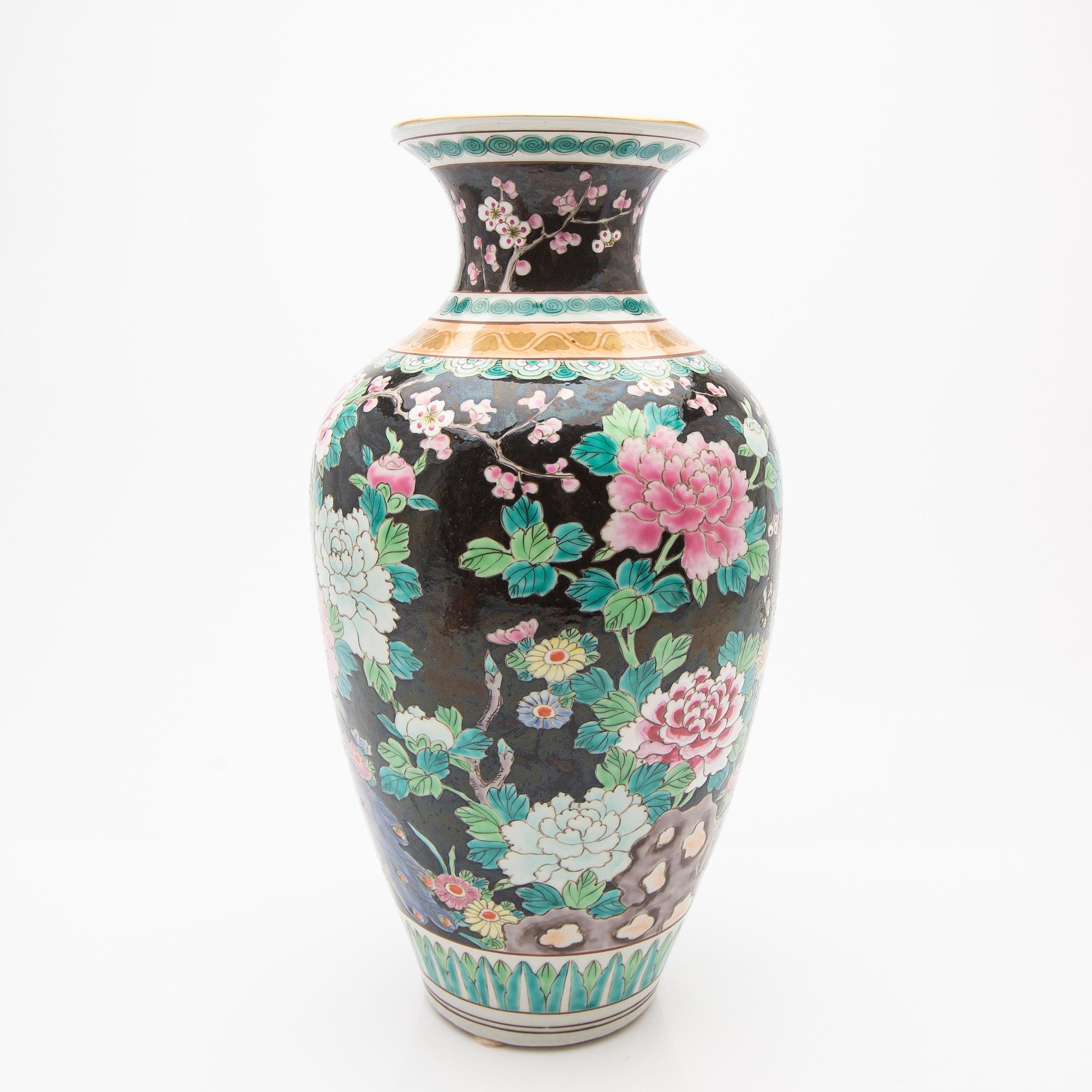 Plate and vase, Famille Verte, China, early 20th century.
