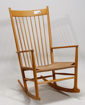 GUNGSTOL, design Hans J Wegner, Danmark.
Modellen formgiven 1944.