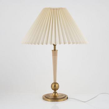 Harald Notini, a table lamp, model "15357", Arvid Böhlmarks Lampfabrik, 1940s.