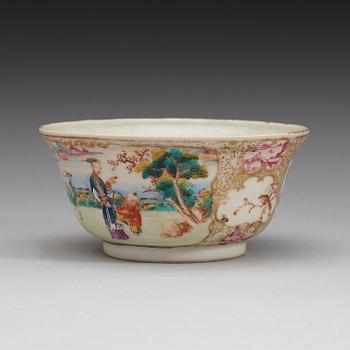 A famille rose figure scen bowl, Qing dynasty Qianlong (1736-95).