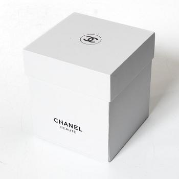 Chanel, snow globe.