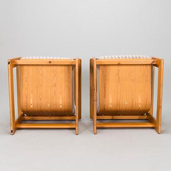 A pair of "Seita" armchairs and table, manufacturer Vilka, Finland, 1970s.