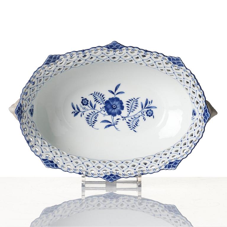 Jardinjär, porslin. Royal Copenhagen, 'Muselmalet helblond', Danmark, 1898-1923.