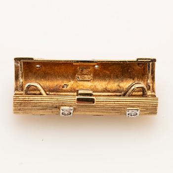 Ole Lynggaard, Pendant, 18K gold and diamonds.