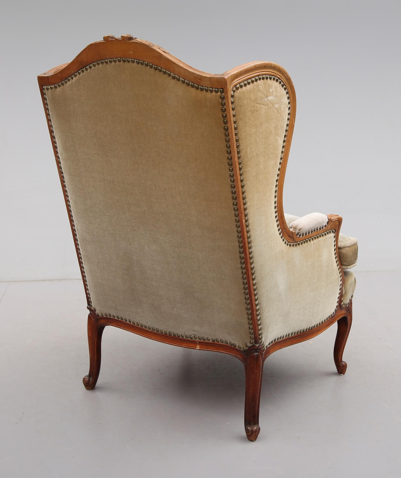 BERGERE, valnöt, rokokostil, 1900-talets andra hälft.