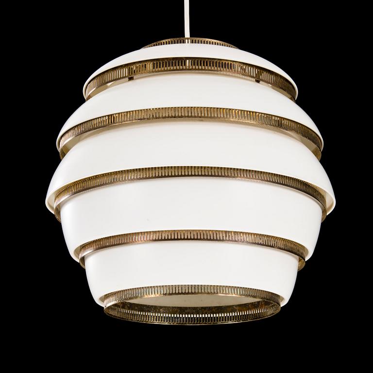 ALVAR AALTO,  KATTOVALAISIN. Mehiläispesä A331. Valmistanut Valaistustyö. Suunniteltu 1953.