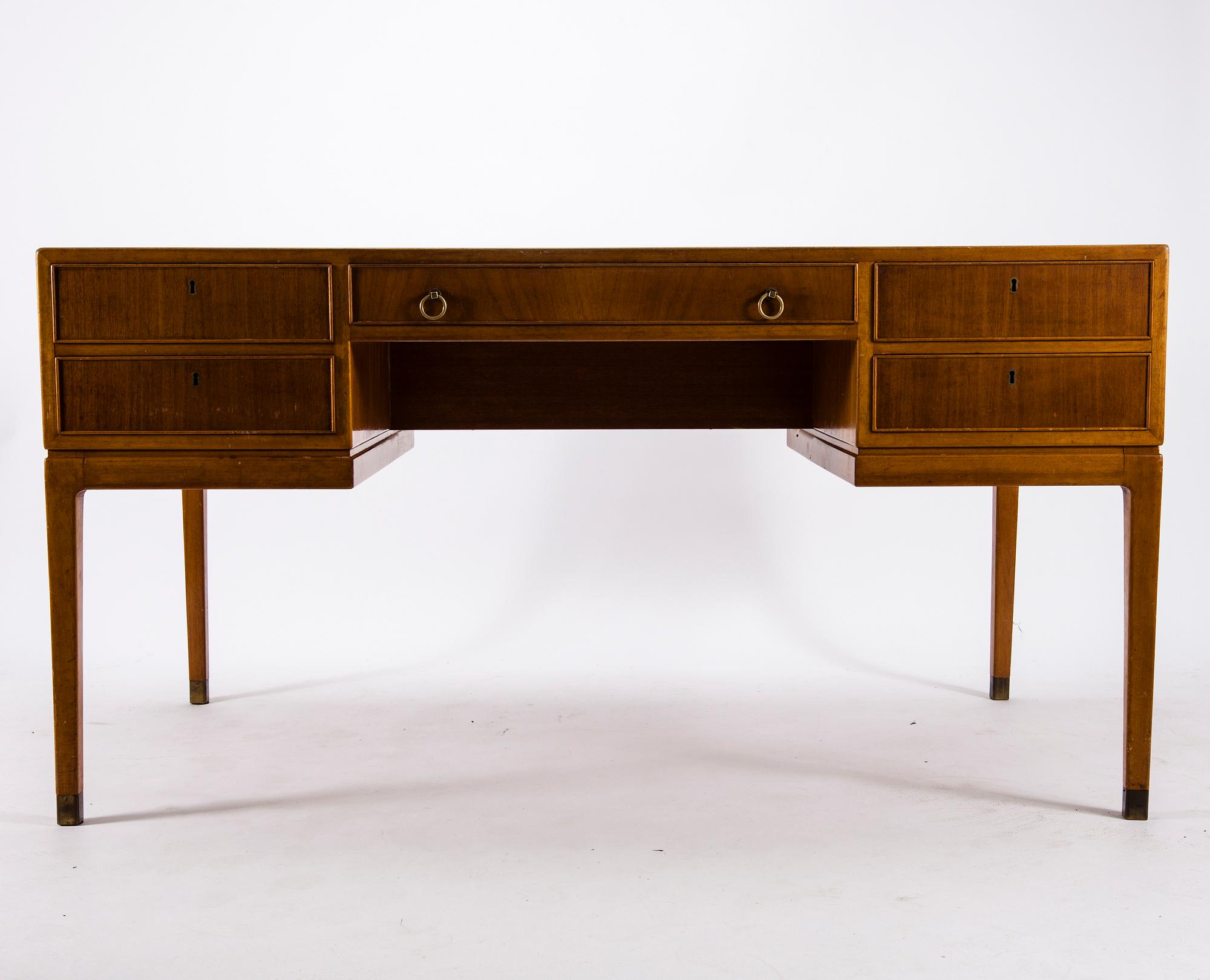 SKRIVBORD, 1900-talets mitt.