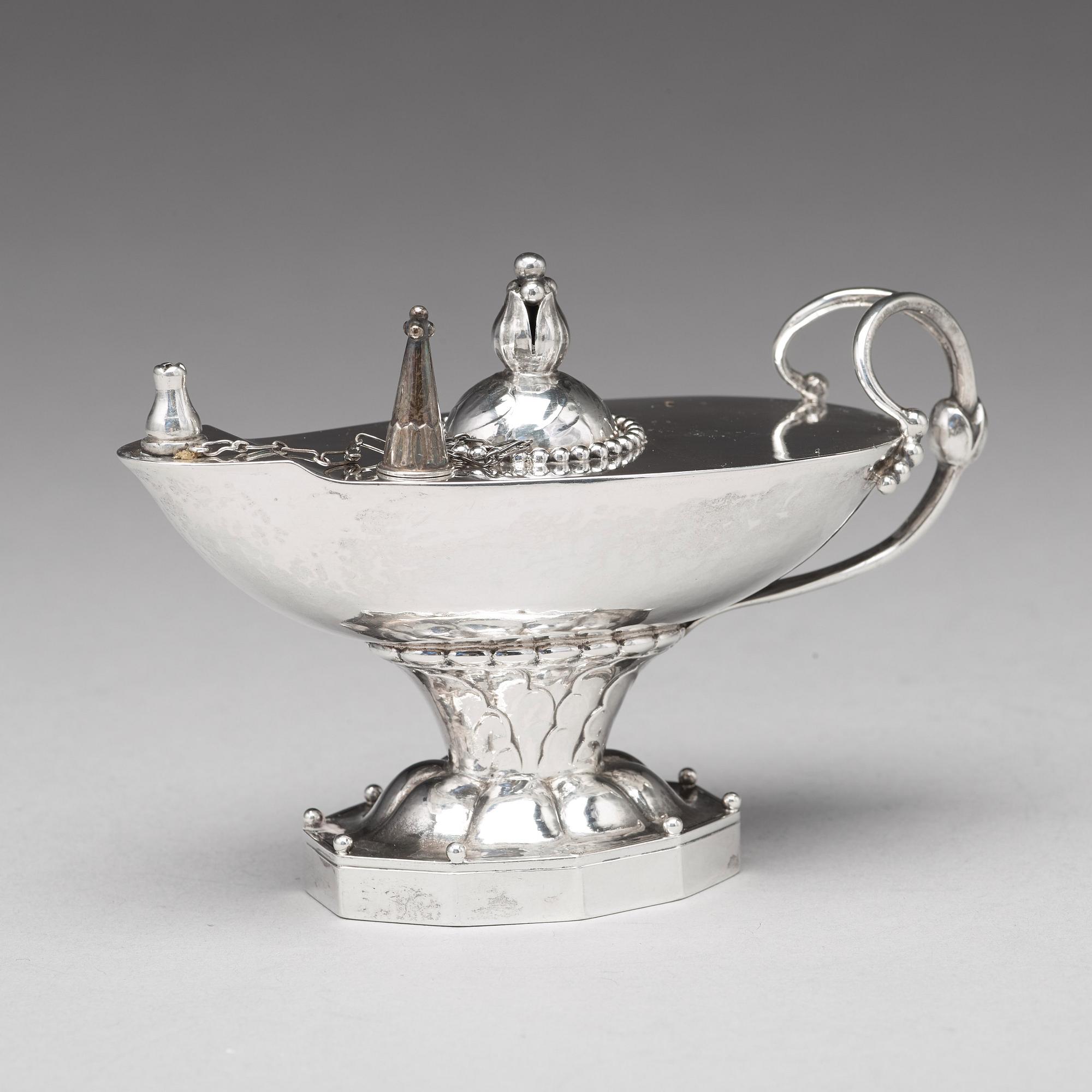 Georg Jensen, bordständare / oljelampa, Köpenhamn 1918, design nr 12, 830/1000.