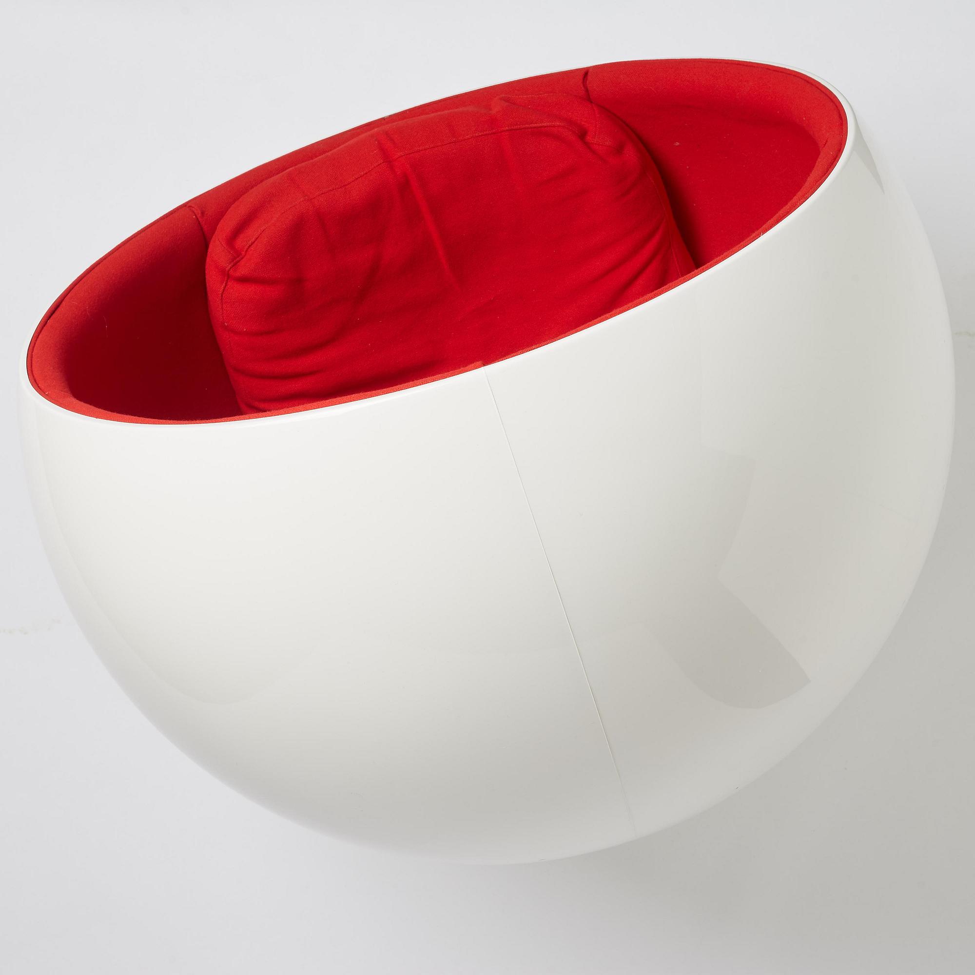 Eero Aarnio, a "Ball Chair", Adelta, Finland, post 1996.