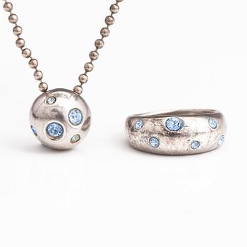 YVES SAINT LAURENT, RING och HALSBAND, sterling silver, glasstenar. Märkt YSL, Made in France.