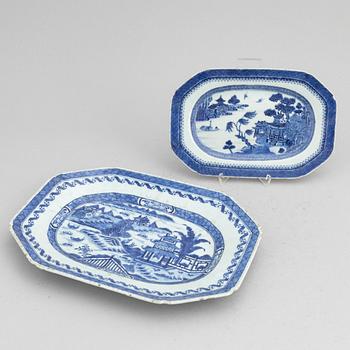 Two blue and white serving dishes, Qing dynasty, Qianlong (1736-95).