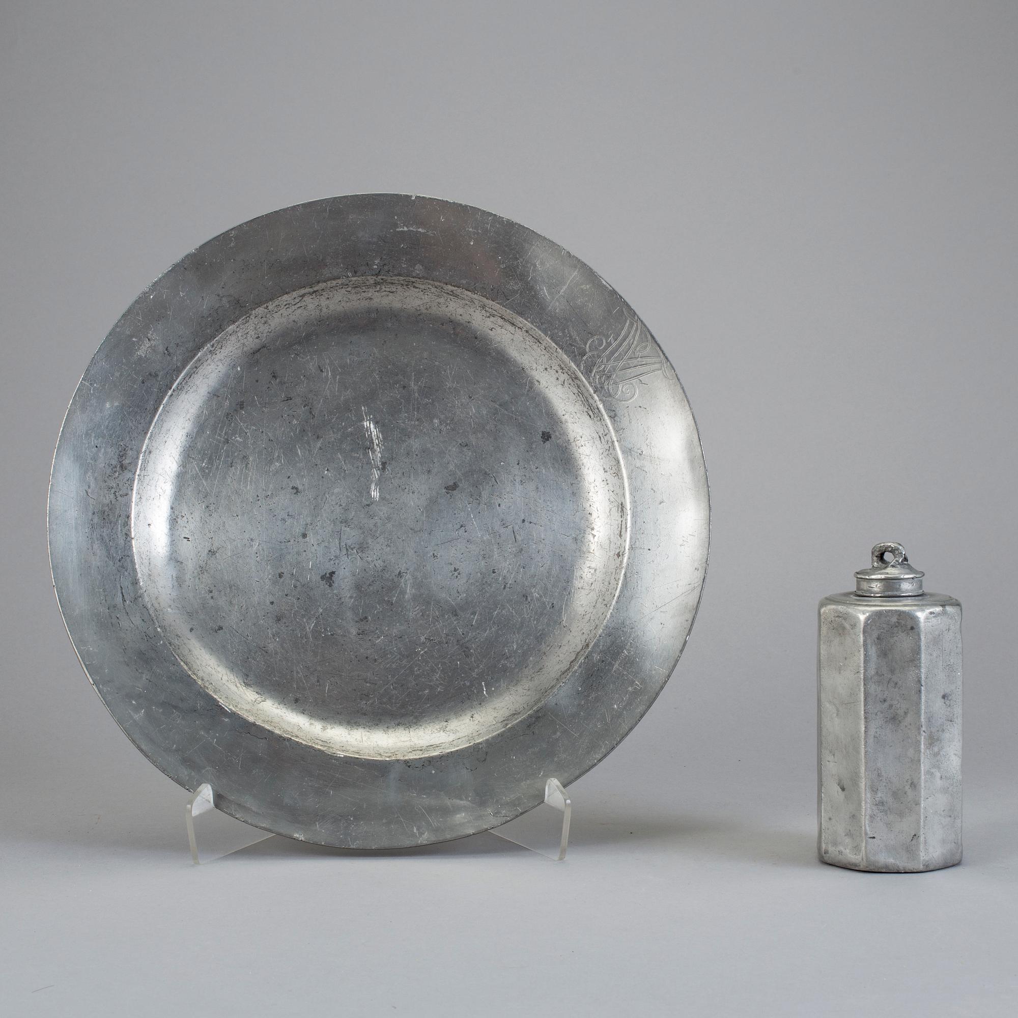FAT samt PRISMAFLASKA, tenn, Calmar samt England, 1700-tal.