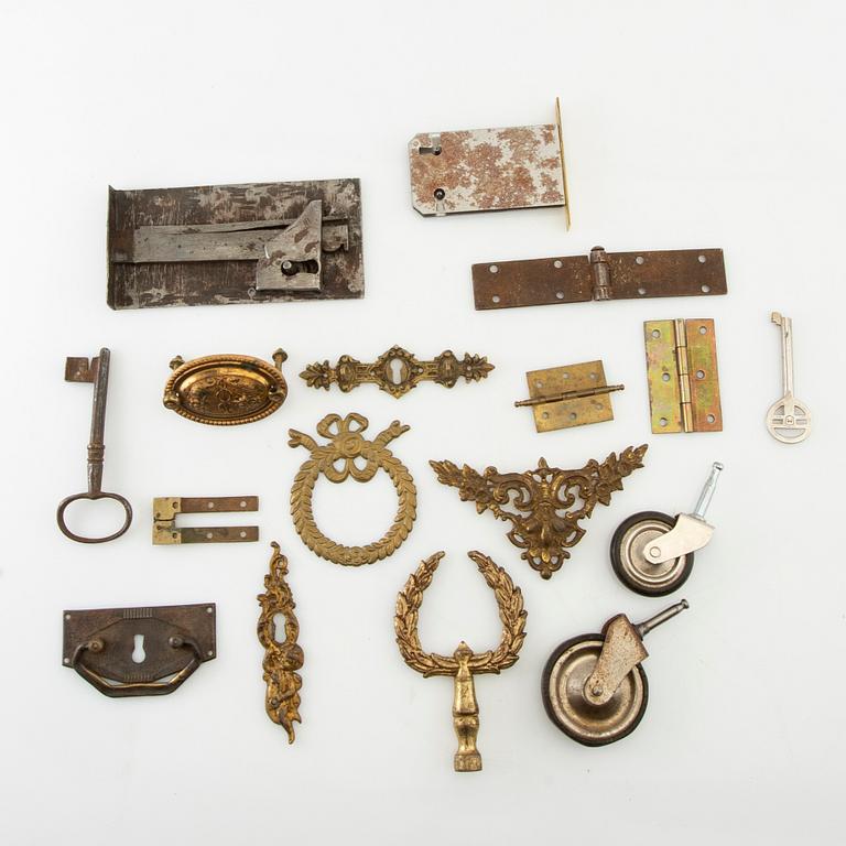 Fittings, handles, hinges, keys, etc. 19th/20th century.