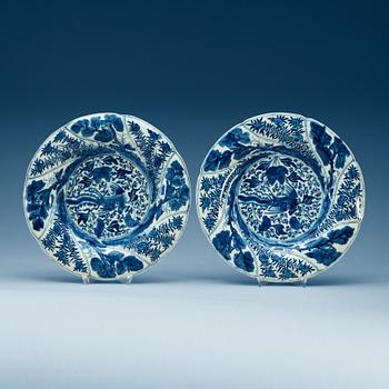 1709. A pair of blue and white dishes, Qing dynasty, Kangxi (1662-1722).