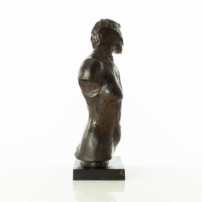 Gudmar Olovson, sculpture. Signed. Numbered. Foundry mark. Bronze, total height 45.5 cm, length 26 cm.