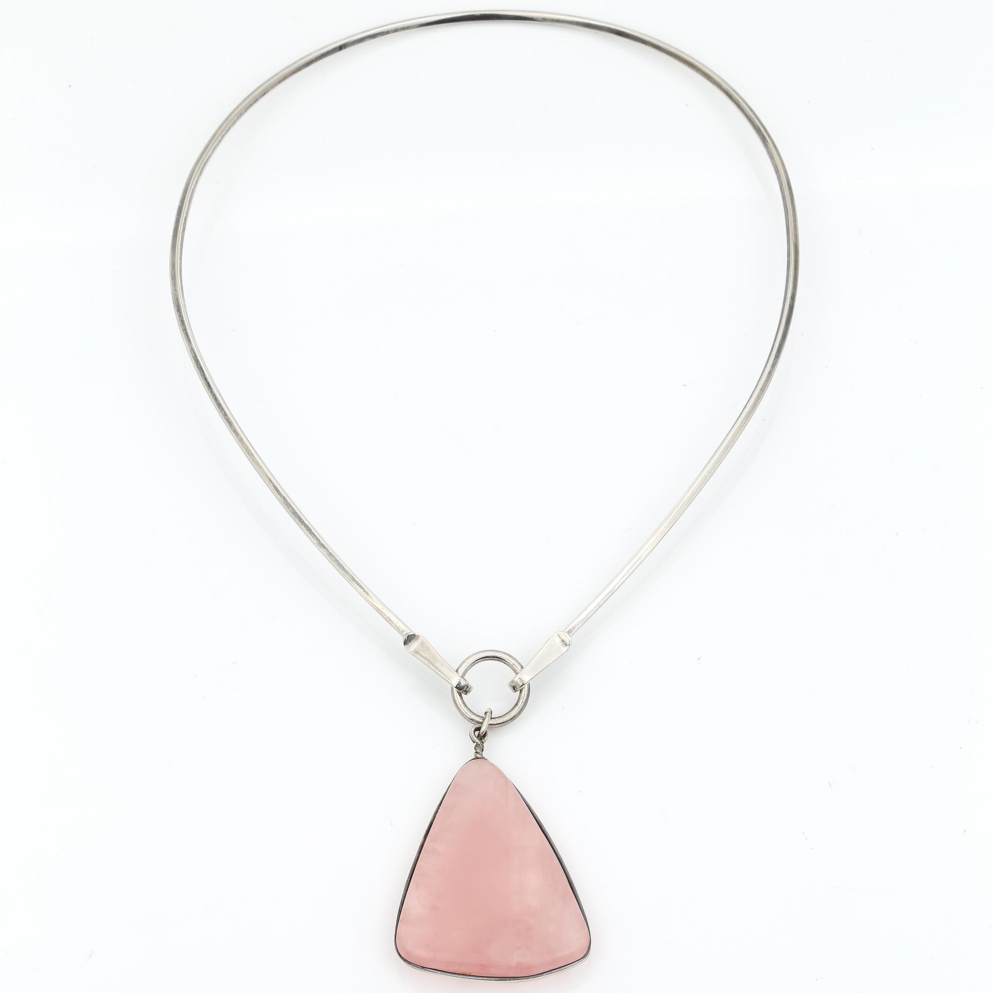 HALSBAND, silver med rosa kvarts, Hansen, Stockholm, 1966. Total vikt ca 40 g.