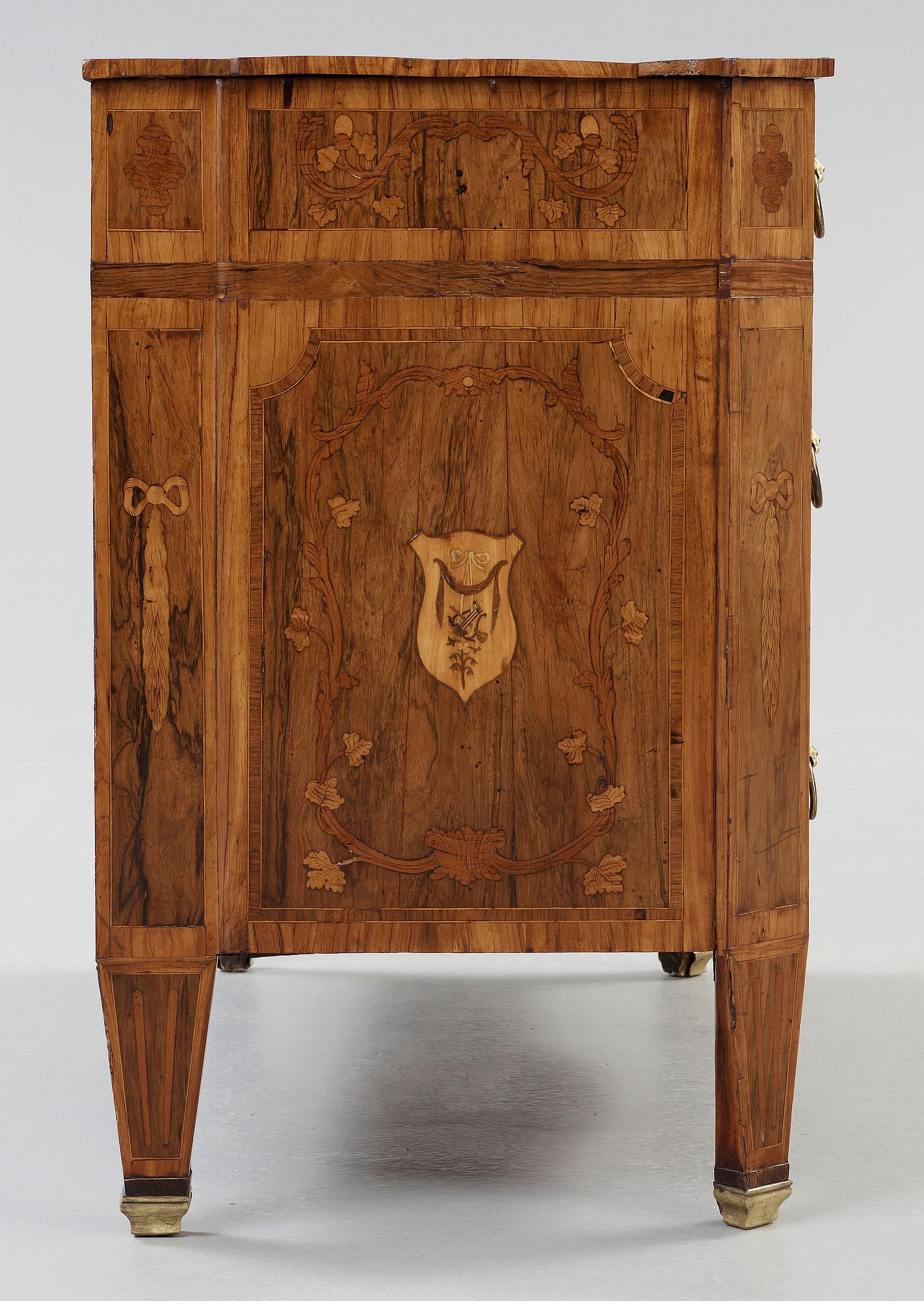 BYRÅ. Tillskriven Jonas Hultsten (mästare i Stockholm 1773-1794). Gustaviansk, 1700-talets slut.