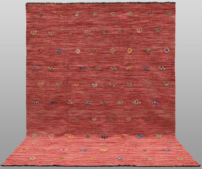 A Kelim carpet, 292 x 200 cm.