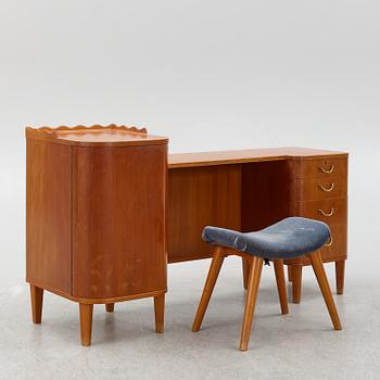 A dressing table with stool and mirror, Stil & Form Arkitektkontor för Möbler o. Inredningar, Stockholm, 1944.