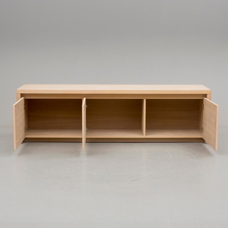 BÄNK, Formgiven av Claesson, Koivisto, Rune, 2000-tal.