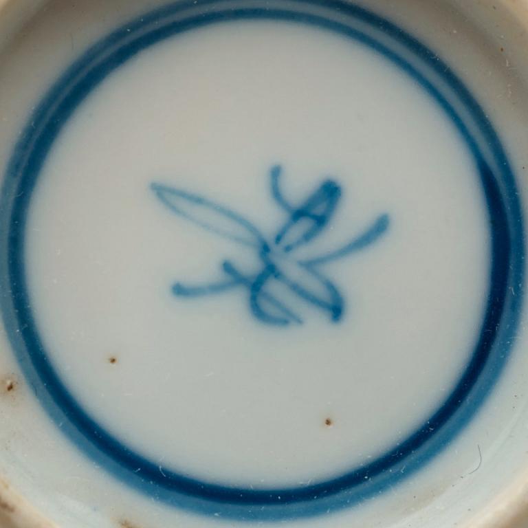 A pair of blue and white cups with saucers. Qing dynasty Kangxi(1662-1722).