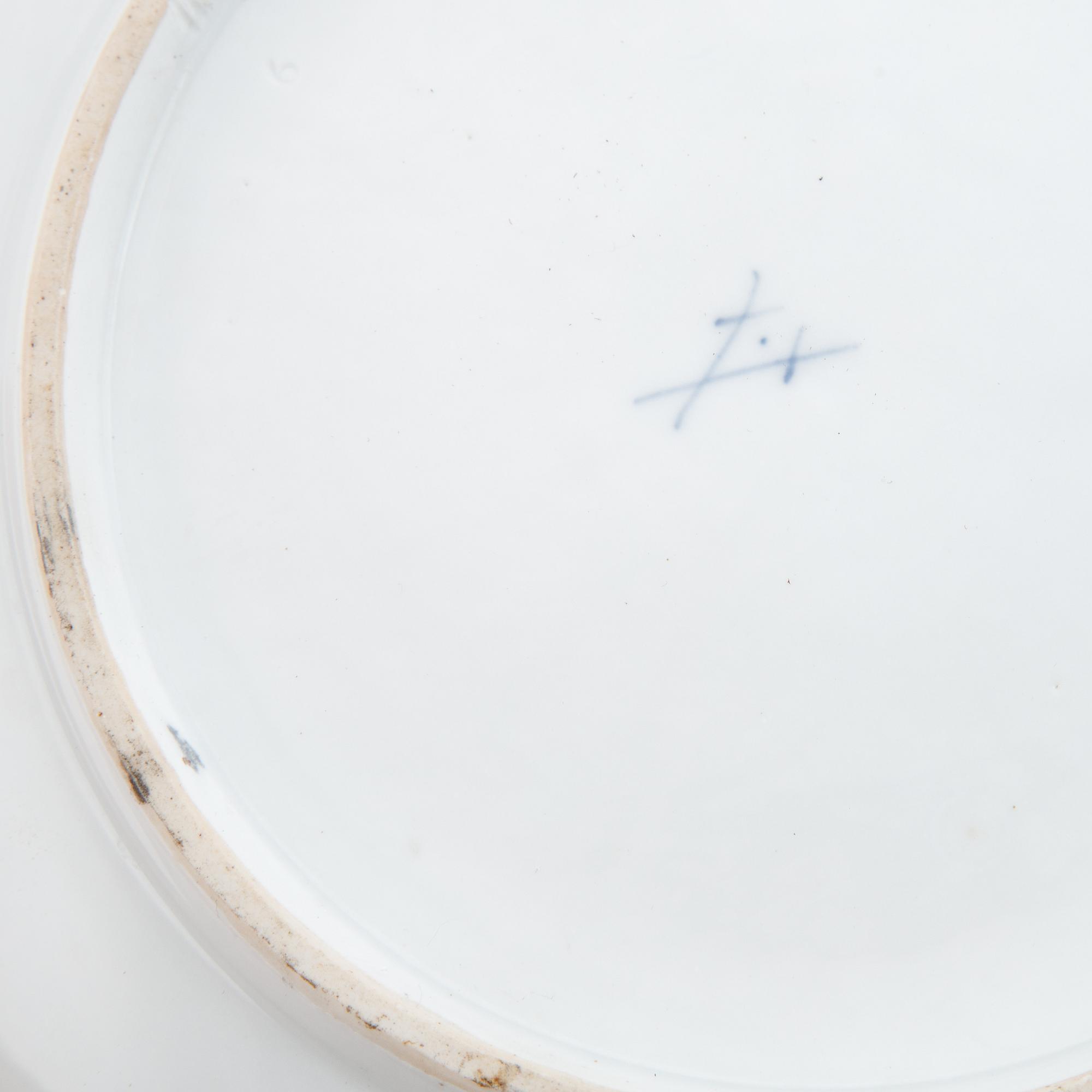 A group of 17 porcelain dishes. Meissen, punktzeit (1756-1773) and Marcolinis period (1774-1814).