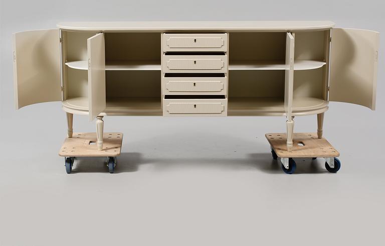 SIDEBOARD, gustaviansk stil, 1900-talets andra hälft.