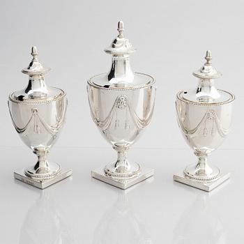 Bordsgarnityr, 3 delar, silver, troligen George Gray, London, England, 1787.