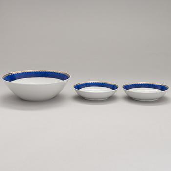 SIGVARD BERNADOTTE, RUOKA-ASTIASTO, 76 osaa, posliinia, "Christineholm".