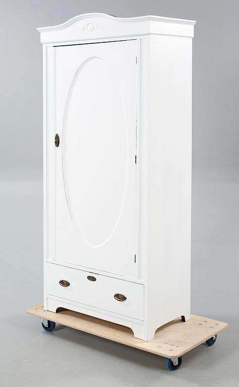 KLÄDSKÅP / LINNESKÅP, jugend, 1900-talets början.