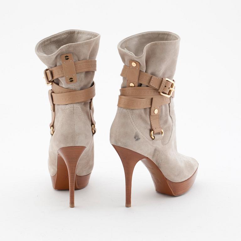 LOUIS VUITTON, a pair of grey seuede peep toe ankle booties.