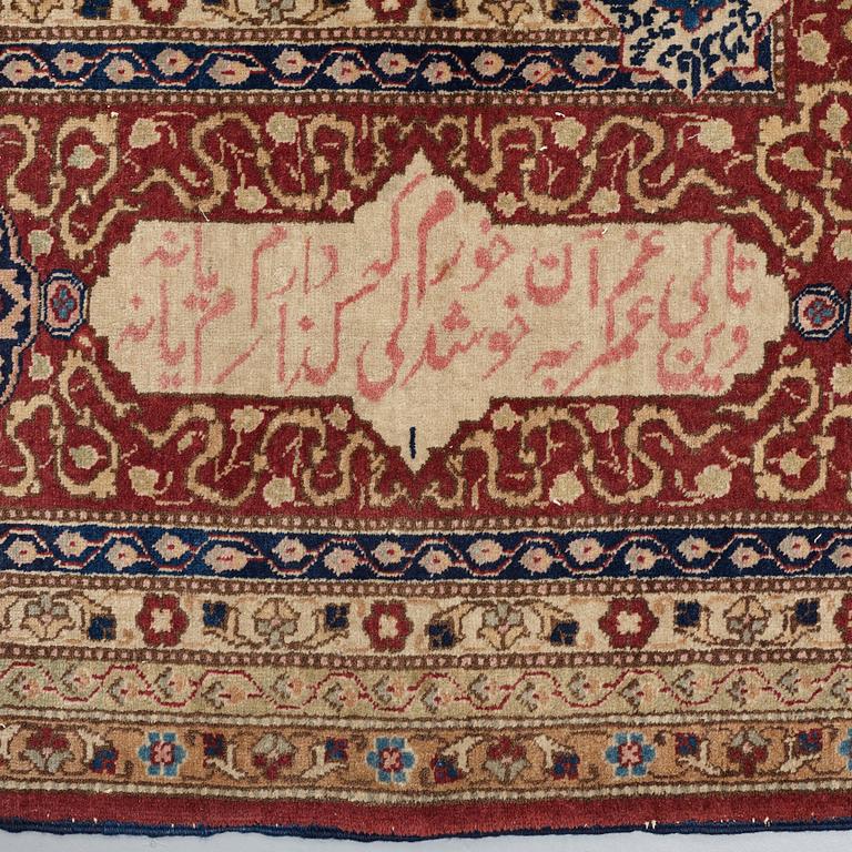 MATTO, a semi-antique Tabriz, ca 466 x 328,5 cm.