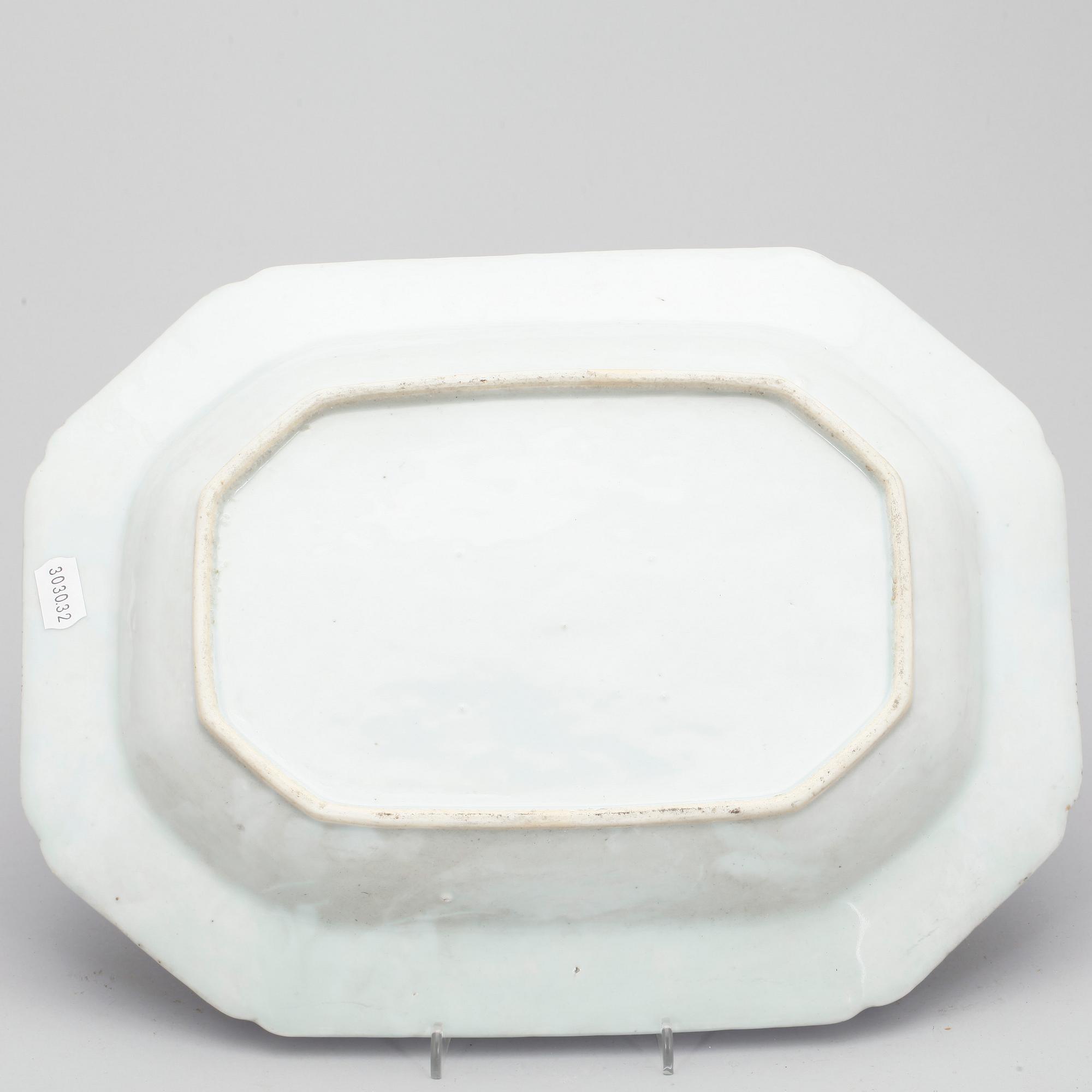 STEKFAT, 2 st, porslin, Kina, Qianlong 1736-1795.