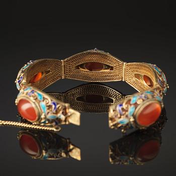 A Chinese gilt silver enameled bracelet, early 20th Century.