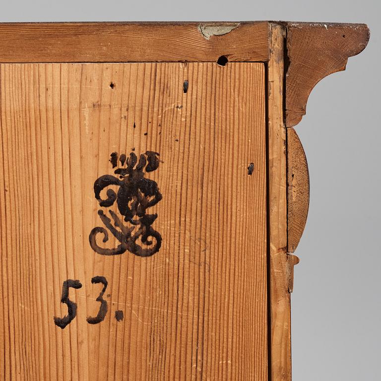 A English William and Mary (Baroque) secretaire.
