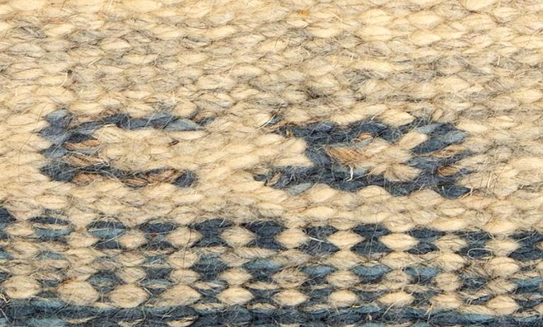 Matta rölakan signerad Carl Dangel ca 226 x 153 cm.