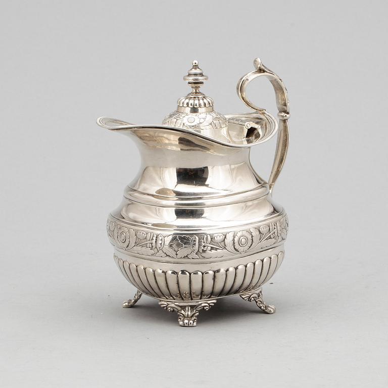 KAFFEKANNA, silver, Porto, Portugal, omkring 1800-talets mitt. Vikt ca 450 gram.