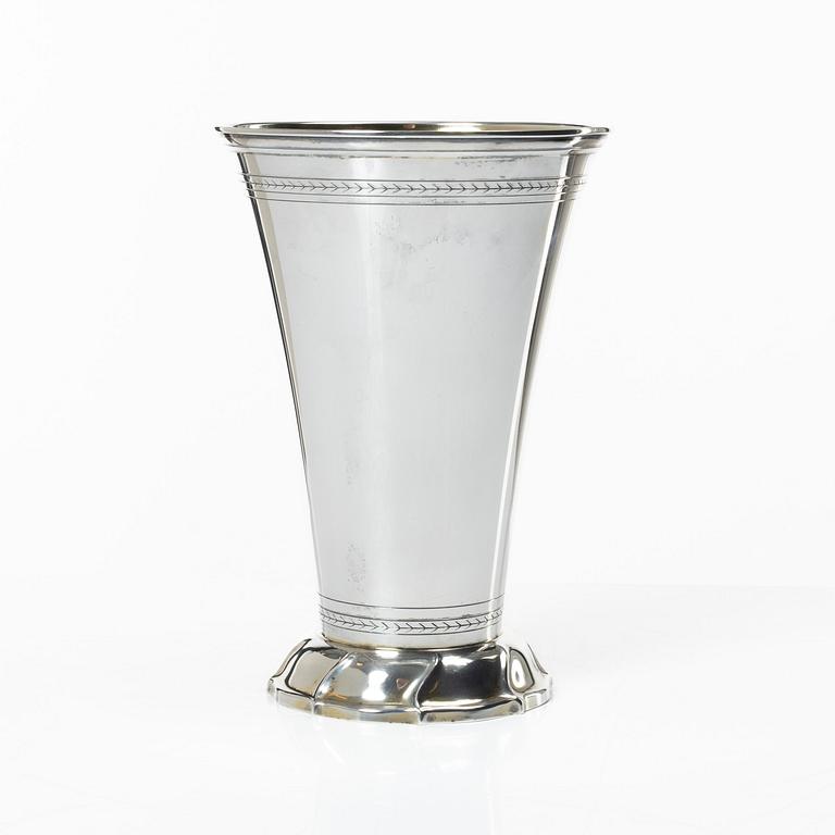 A silver vase, GAB, Stockholm, 1945.
