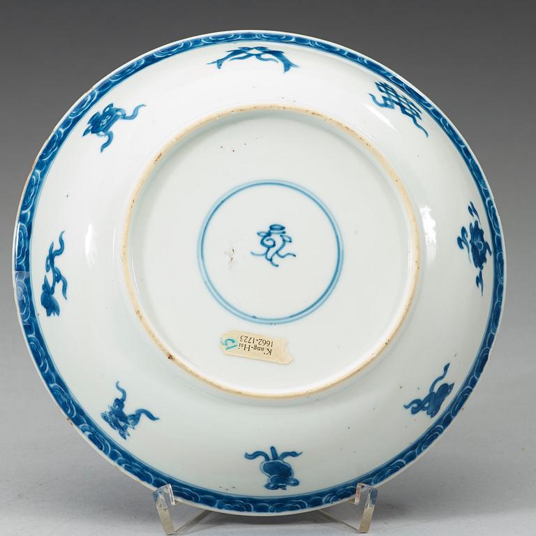 A blue and white bowl, Qing dynasty Kangxi (1662-1772).