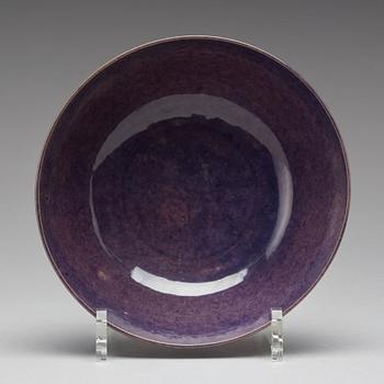 A purple bowl, Qing dynasty, 17th Century with Hongzhis six character mark.