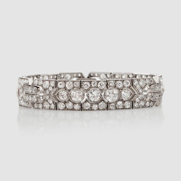 ARMBAND, Art Deco, med briljantslipade diamanter 14.00 cts. Cirka 1920.