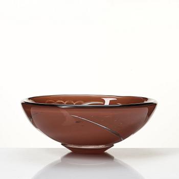Ingeborg Lundin, an "ariel" glass vase, Orrefors 1968.